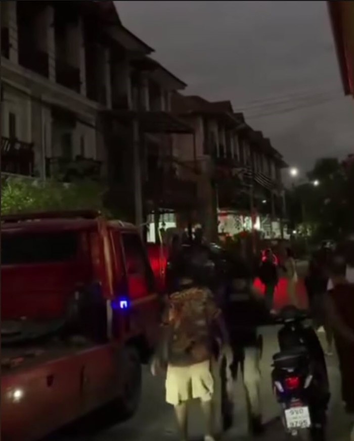 แค้นซิ่งชนร้าน ฉุนไม่เดินมาส่ง แค้นซิ่งชนร้าน ฉุนไม่เดินมาส่ง