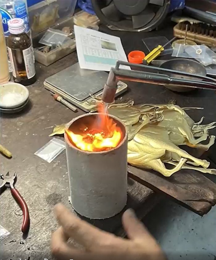 ทองปลอม ทองปลอม