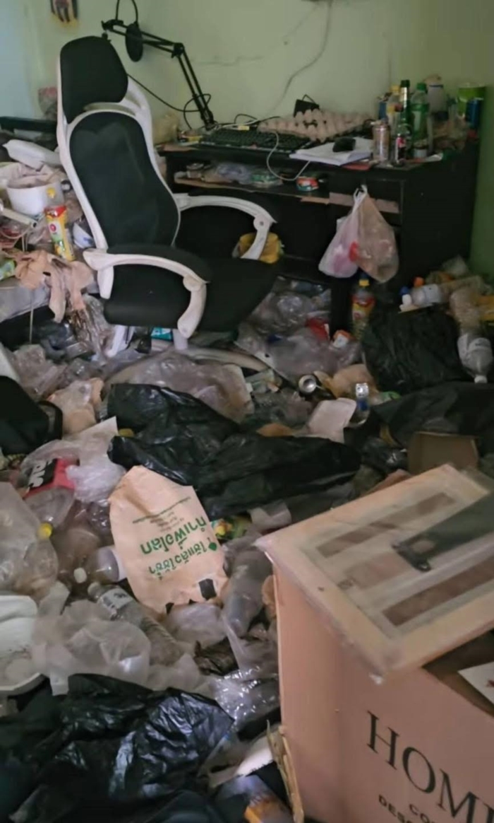 ขยะท่วมยันเตียง ขยะท่วมยันเตียง