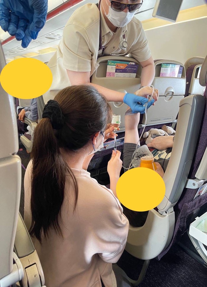 ผู้กองพยาบาลทหาร ทำความดี หลับพบนาทีฉุกเฉิน ฝรั่งป่วยบนเครื่องบิน ผู้กองพยาบาลทหาร ทำความดี หลับพบนาทีฉุกเฉิน ฝรั่งป่วยบนเครื่องบิน