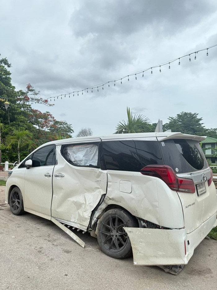 อู่แจงปมซ่อมรถหรู คู่รักอินฟลูฯ ปมถูกเรียกค่าซ่อม 1.3 ล้าน อู่แจงปมซ่อมรถหรู คู่รักอินฟลูฯ ปมถูกเรียกค่าซ่อม 1.3 ล้าน