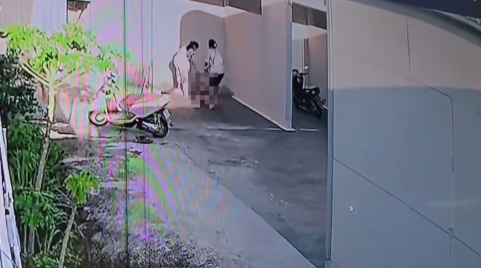 สาวท้องทำร้ายเมียน้อย สาวท้องทำร้ายเมียน้อย