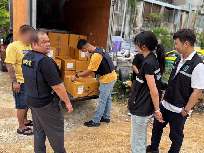 บุกค้น 5 จุด ทลายโรงงานผลิตยาแก้ไอปลอม บุกค้น 5 จุด ทลายโรงงานผลิตยาแก้ไอปลอม