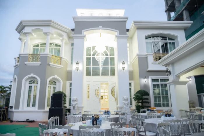 ไฟไหม้คฤหาสน์ นักธุรกิจเสียชีวิต ไฟไหม้คฤหาสน์ นักธุรกิจเสียชีวิต