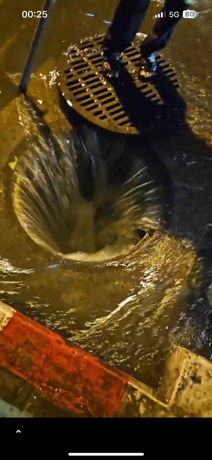 เจอเต็ม ๆ ต้นตอ น้ำท่วม เจอเต็ม ๆ ต้นตอ น้ำท่วม