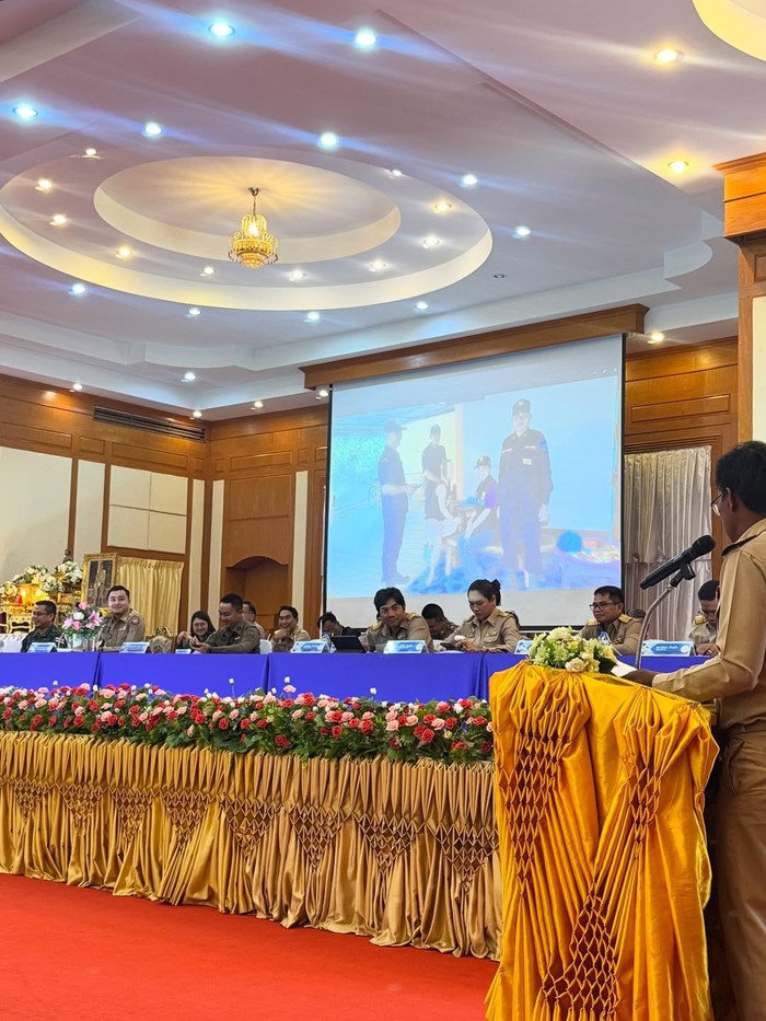 ผู้กองแคท อาทิติยา ไม่สนดราม่าลาออก ลุยประชุมต่อเมืองศรีสะเกษ พร้อมโชว์ร้องเพลง ผู้กองแคท อาทิติยา ไม่สนดราม่าลาออก ลุยประชุมต่อเมืองศรีสะเกษ พร้อมโชว์ร้องเพลง