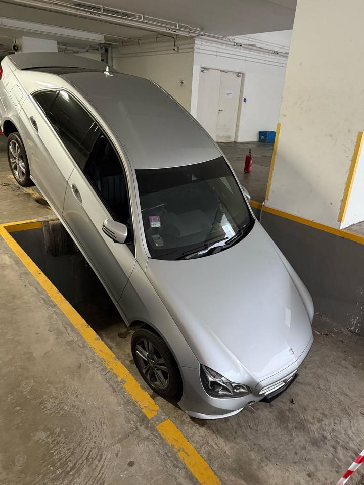 ทางลงชั้นล่าง ทางลงชั้นล่าง