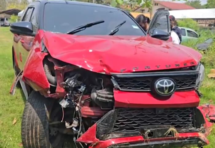 ขับรถชนเด็กตาย แม่ให้ลูก 2 ขวบนั่งตัก ขับรถชนเด็กตาย แม่ให้ลูก 2 ขวบนั่งตัก