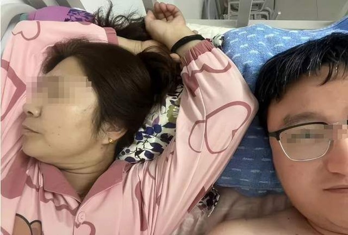 คลั่งรักรุ่นป้า ไล่ตื้อจนใจอ่อน คลั่งรักรุ่นป้า ไล่ตื้อจนใจอ่อน