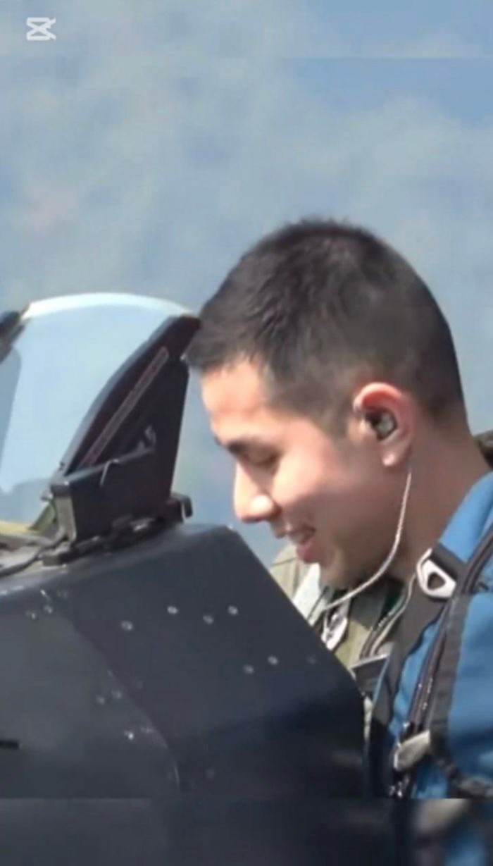 นักบิน F-16 กองทัพอากาศไทย นักบิน F-16 กองทัพอากาศไทย