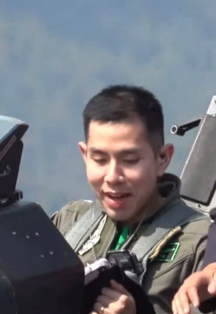 นักบิน F-16 กองทัพอากาศไทย นักบิน F-16 กองทัพอากาศไทย