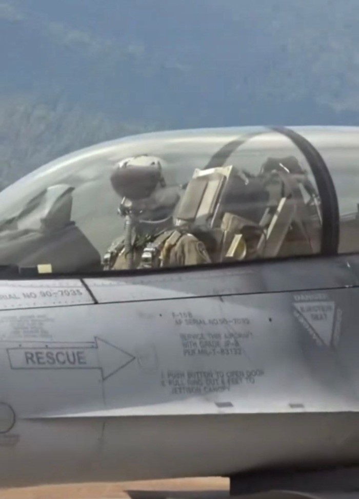 นักบิน F-16 กองทัพอากาศไทย นักบิน F-16 กองทัพอากาศไทย