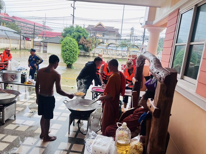 นายอำเภอหาดใหญ่ โต้หลังถูกปลดฟ้าผ่าเหตุน้ำท่วมหาดใหญ่ นายอำเภอหาดใหญ่ โต้หลังถูกปลดฟ้าผ่าเหตุน้ำท่วมหาดใหญ่
