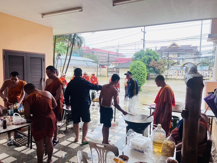 นายอำเภอหาดใหญ่ โต้หลังถูกปลดฟ้าผ่าเหตุน้ำท่วมหาดใหญ่ นายอำเภอหาดใหญ่ โต้หลังถูกปลดฟ้าผ่าเหตุน้ำท่วมหาดใหญ่