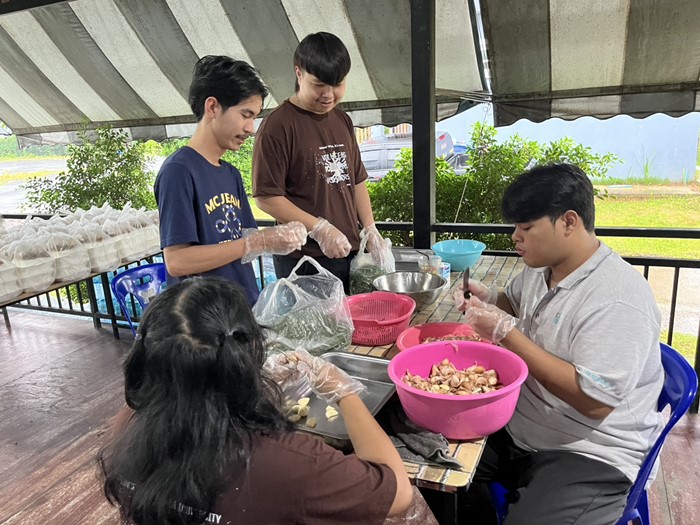 ศูนย์พักพิงน้ำท่วมหาดใหญ่ ที่ ม.อ. ศูนย์พักพิงน้ำท่วมหาดใหญ่ ที่ ม.อ.
