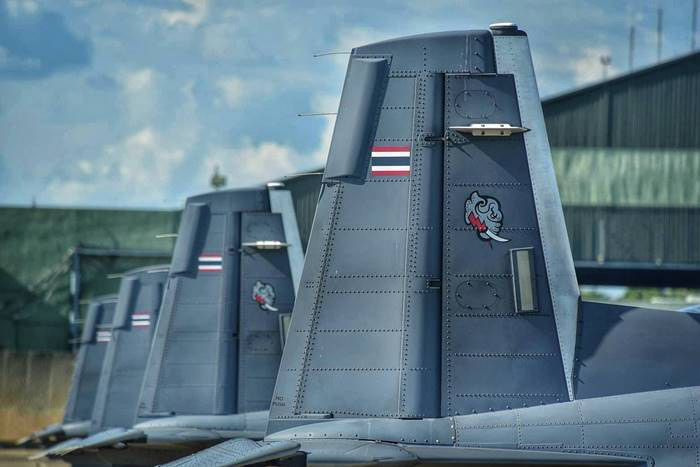 เครื่องบิน AT-6TH เครื่องบิน AT-6TH