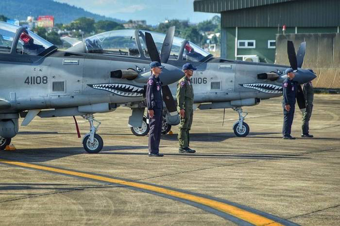 เครื่องบิน AT-6TH เครื่องบิน AT-6TH