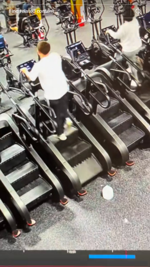 หนุ่มสุดนอยด์ กระเป๋าหายในยิม หนุ่มสุดนอยด์ กระเป๋าหายในยิม