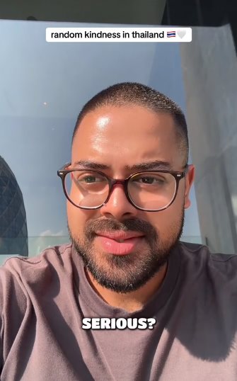 นักท่องเที่ยวต่างชาติ นักท่องเที่ยวต่างชาติ