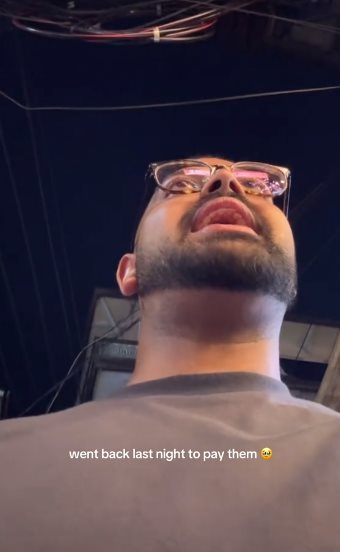 นักท่องเที่ยวต่างชาติ นักท่องเที่ยวต่างชาติ