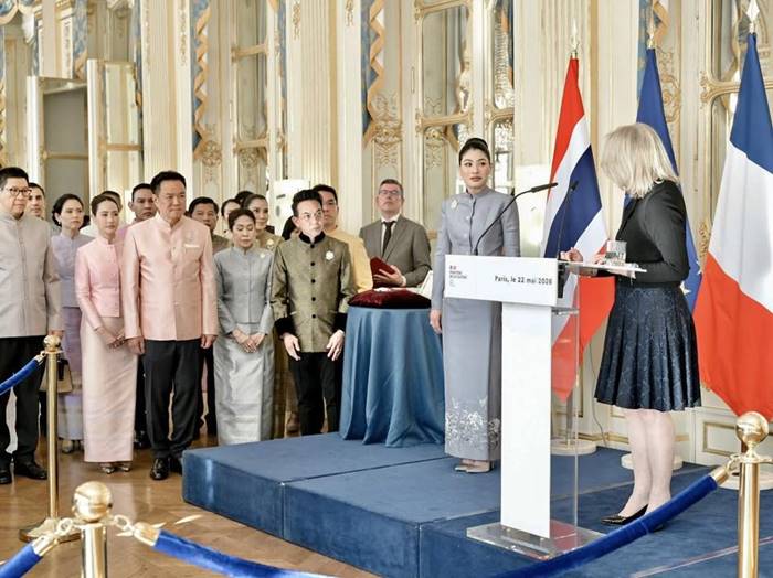 อนุทิน กราบพระบาท เจ้าฟ้าสิริวัณณวรีฯ อนุทิน กราบพระบาท เจ้าฟ้าสิริวัณณวรีฯ