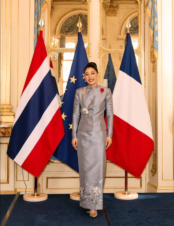 อนุทิน กราบพระบาท เจ้าฟ้าสิริวัณณวรีฯ อนุทิน กราบพระบาท เจ้าฟ้าสิริวัณณวรีฯ