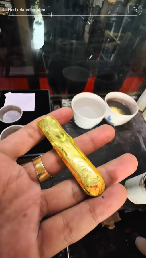 แก้วน้ำทองคำ แก้วน้ำทองคำ