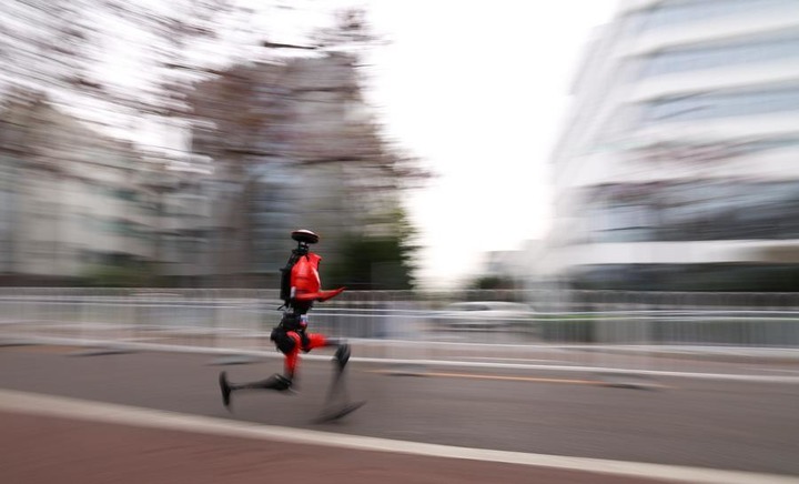 หุ่นยนต์ฮิวแมนนอยด์ วิ่งฮาล์ฟมาราธอน