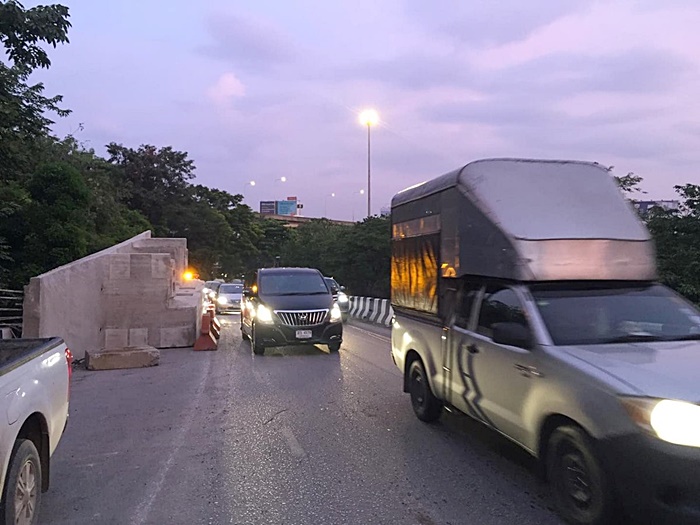 ตอม่อสะพานสร้างรถไฟฟ้า ร่วง ตอม่อสะพานสร้างรถไฟฟ้า ร่วง