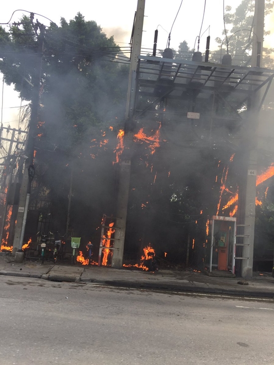 ไฟไหม้ สายไฟฟ้าแรงสูง ไฟไหม้ สายไฟฟ้าแรงสูง