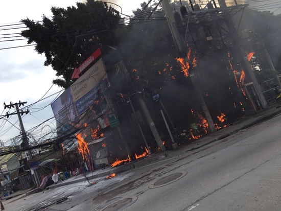 ไฟไหม้ สายไฟฟ้าแรงสูง ไฟไหม้ สายไฟฟ้าแรงสูง