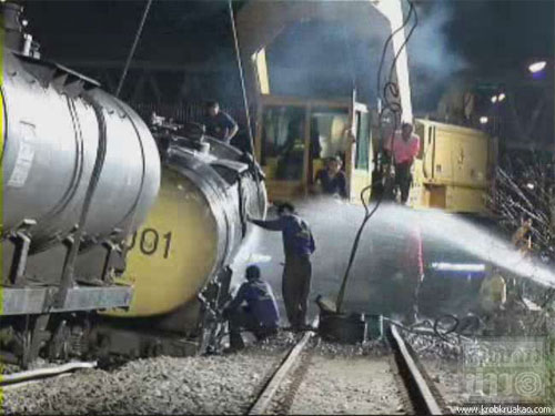 รถไฟตกราง รถไฟตกราง