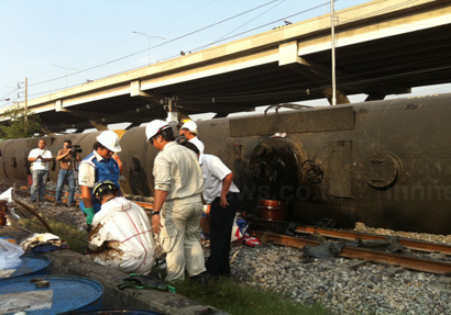 รถไฟตกราง รถไฟตกราง