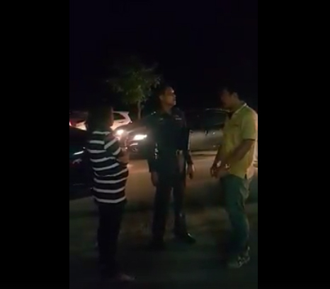 เปิดคลิปอุทาหรณ์ พลเมืองดีเข้าไปช่วยคนเจ็บ แต่ถูกหาว่าขับรถชน !? เปิดคลิปอุทาหรณ์ พลเมืองดีเข้าไปช่วยคนเจ็บ แต่ถูกหาว่าขับรถชน !?