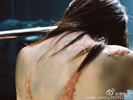 สาวเผยโฉมสุดบอบช้ำสะท้อนฝันร้าย ถูกหนุ่มที่มาหลงรักจุดไฟเผาทั้งเป็น สาวเผยโฉมสุดบอบช้ำสะท้อนฝันร้าย ถูกหนุ่มที่มาหลงรักจุดไฟเผาทั้งเป็น