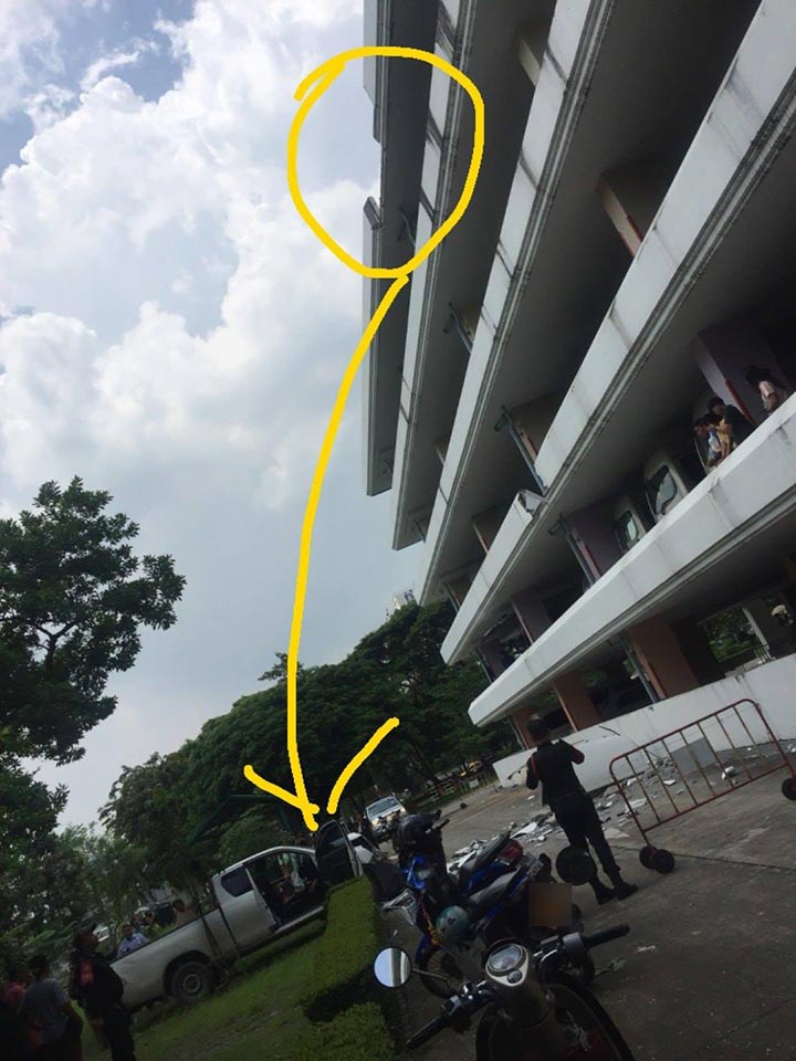 รถตกตึก รถตกตึก