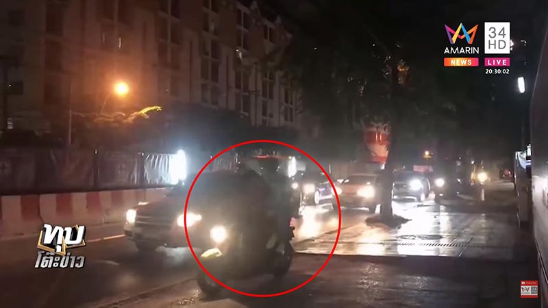 มอเตอร์ไซค์ขี่บนทางเท้า มอเตอร์ไซค์ขี่บนทางเท้า