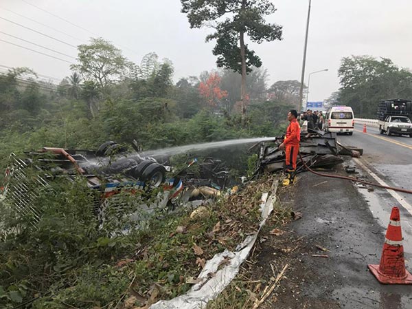 รถทัวร์คว่ำ รถทัวร์คว่ำ