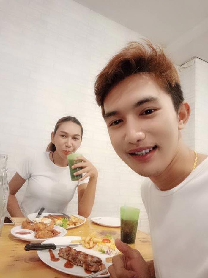 ต๊อบ let me in ต๊อบ let me in