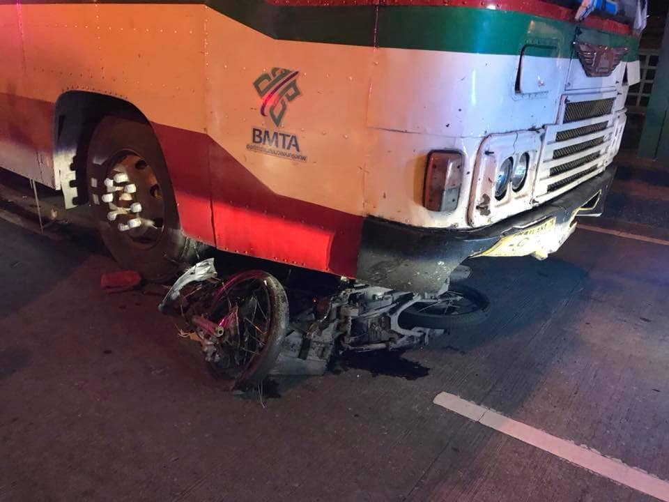 บิ๊กไบค์ชนรถเมล์ บิ๊กไบค์ชนรถเมล์