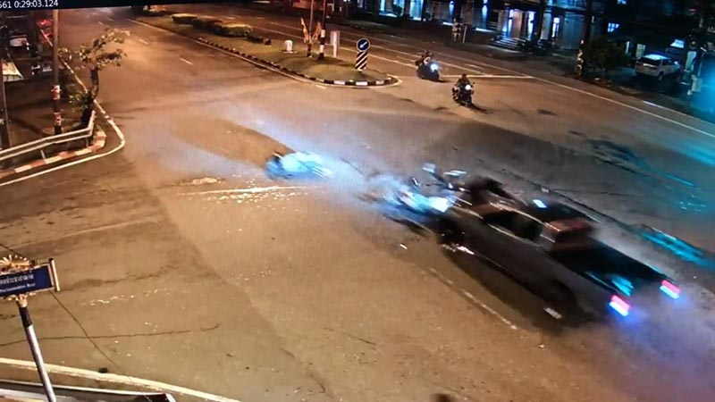 ขับรถแหกด่าน ขับรถแหกด่าน