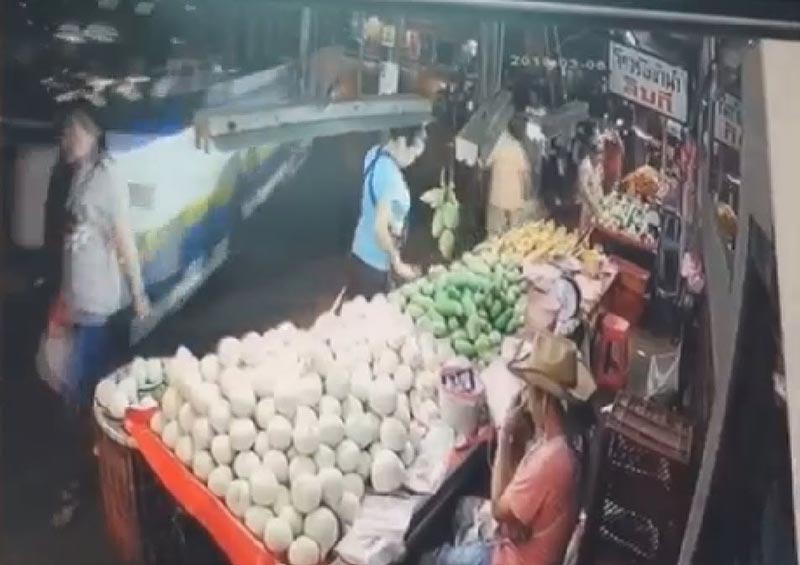 รถเมล์สาย 115 เบรกแตก รถเมล์สาย 115 เบรกแตก