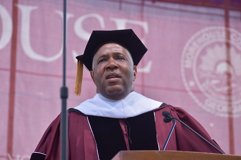 เศรษฐีช่วยนักศึกษา เศรษฐีช่วยนักศึกษา