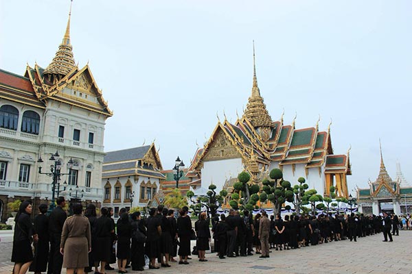 สักการะพระบรมศพ สักการะพระบรมศพ