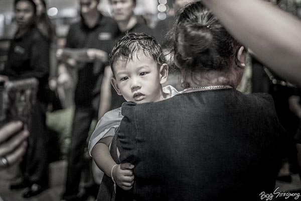 กราบพระบรมศพ กราบพระบรมศพ
