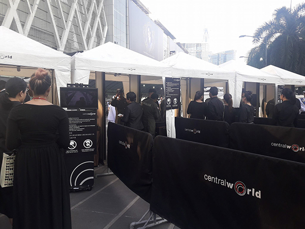 ถวายดอกไม้จันทร์ ถวายดอกไม้จันทร์