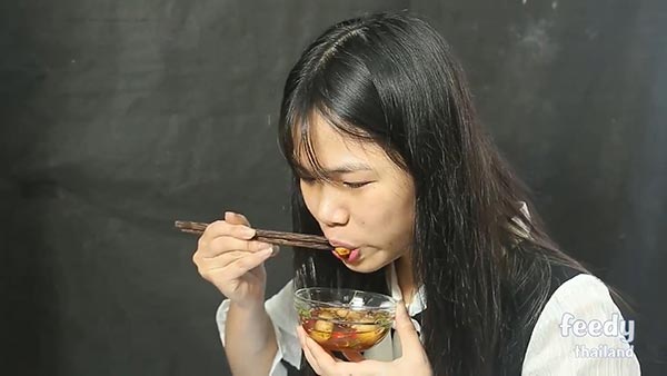 ด้วงมะพร้างแช่น้ำปลา ด้วงมะพร้างแช่น้ำปลา