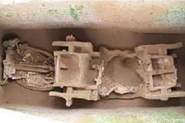 สุสานโบราณ สุสานโบราณ