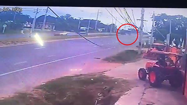 รถบัสนักเรียนเสียหลัก รถบัสนักเรียนเสียหลัก