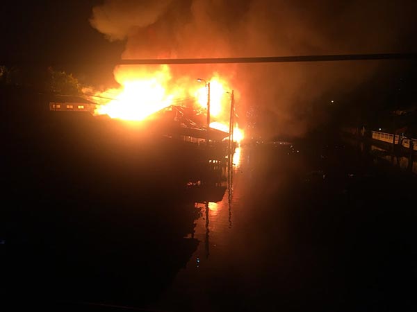 ไฟไหม้ชุมชน ไฟไหม้ชุมชน